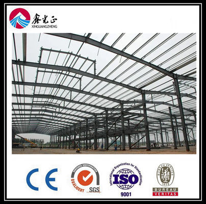 Panel terisolasi Bangunan baja prefabrikasi Ringan Q345 Digulung panas