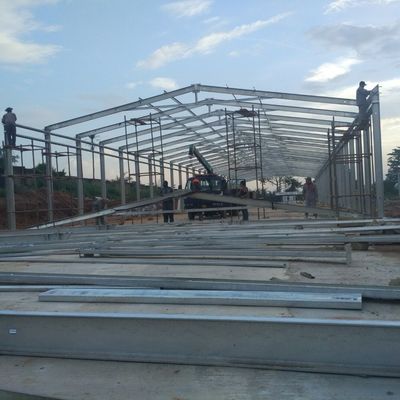 Struktur Baja Peternakan Industri Rumah Pertanian Penggunaan Panel Berwarna