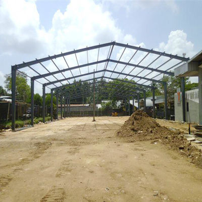 Rumah Baja Prefabrikasi Bertahan Angin OEM Bangunan Bingkai Logam