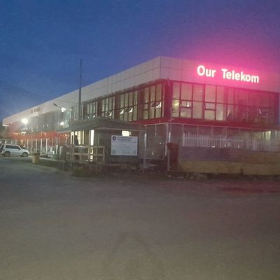 Bangunan gudang logam tahan kelembaban