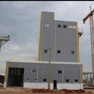 Q355B Rumah Prefabrikasi Baja Gudang Prefabrikasi Baja yang Disesuaikan