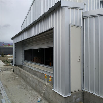 Sistem Pakan Broiler Otomatis Desain yang Elegan dan Modern dengan Penyemprotan Elektrostatik