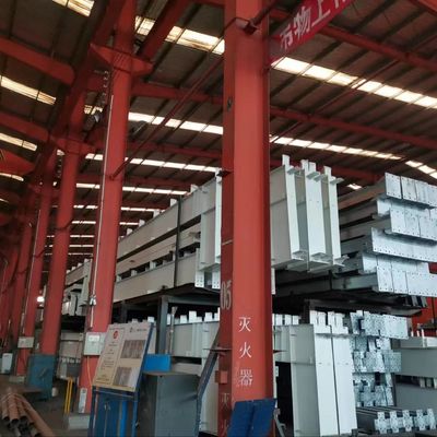 Bangunan Baja Prefabrikasi Konstruksi Pabrik Botol Air