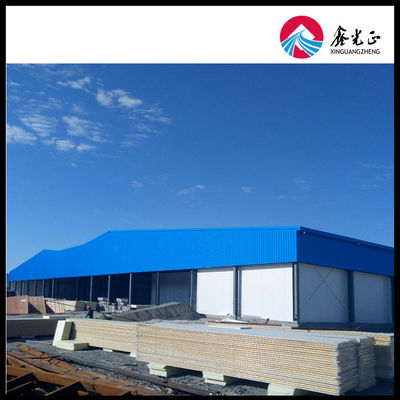 Hot-rolled / Cold-dibentuk kolom Prefabrikasi Gedung Gudang Sandwich Panel Lapisan baja Lapisan untuk konstruksi yang tahan lama