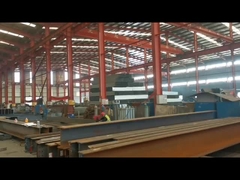 tampilan interior bengkel baja